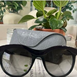 Etro Black Sunglasses New without Tag and no case